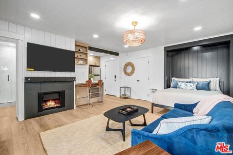 Photo of 1083 Montauk Lane #1, Ventura, CA 93001 (MLS # 26753207)