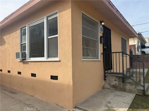 Photo of 935 937 W 17th St, San Pedro, CA 90731 (MLS # SB26020924)