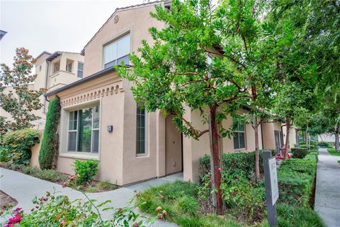 Photo of 58 Bronze Leaf, Irvine, CA 92620 (MLS # TR25233894)