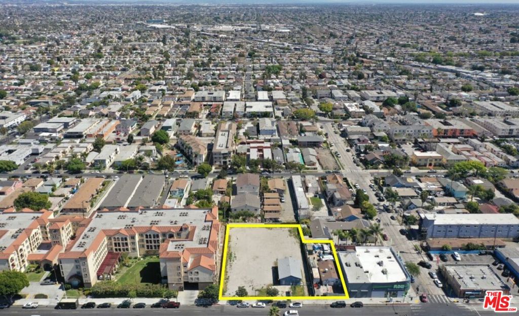 6200 Crenshaw Boulevard