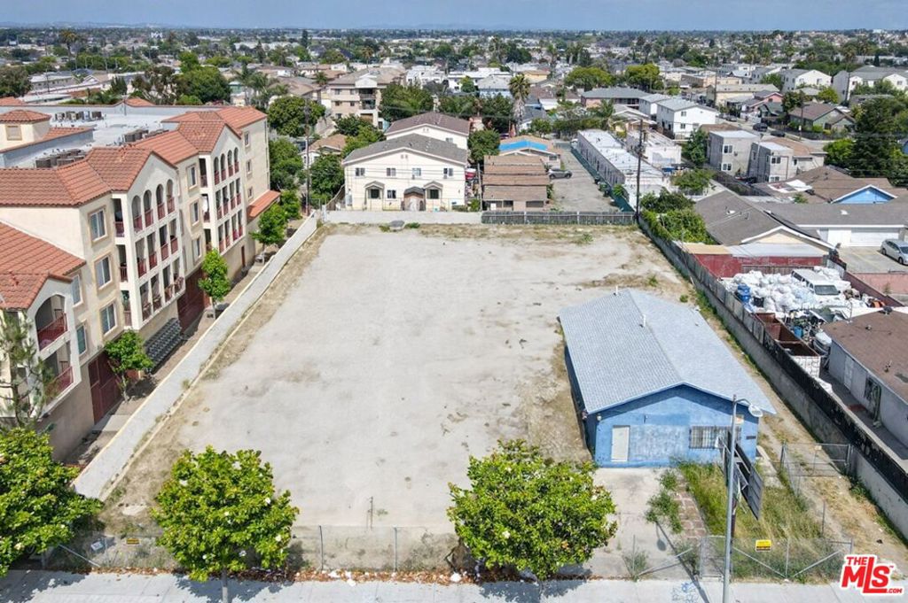 6200 Crenshaw Boulevard