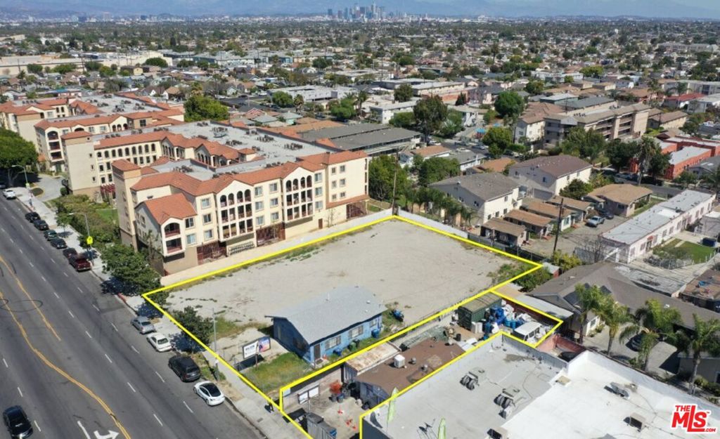 6200 Crenshaw Boulevard