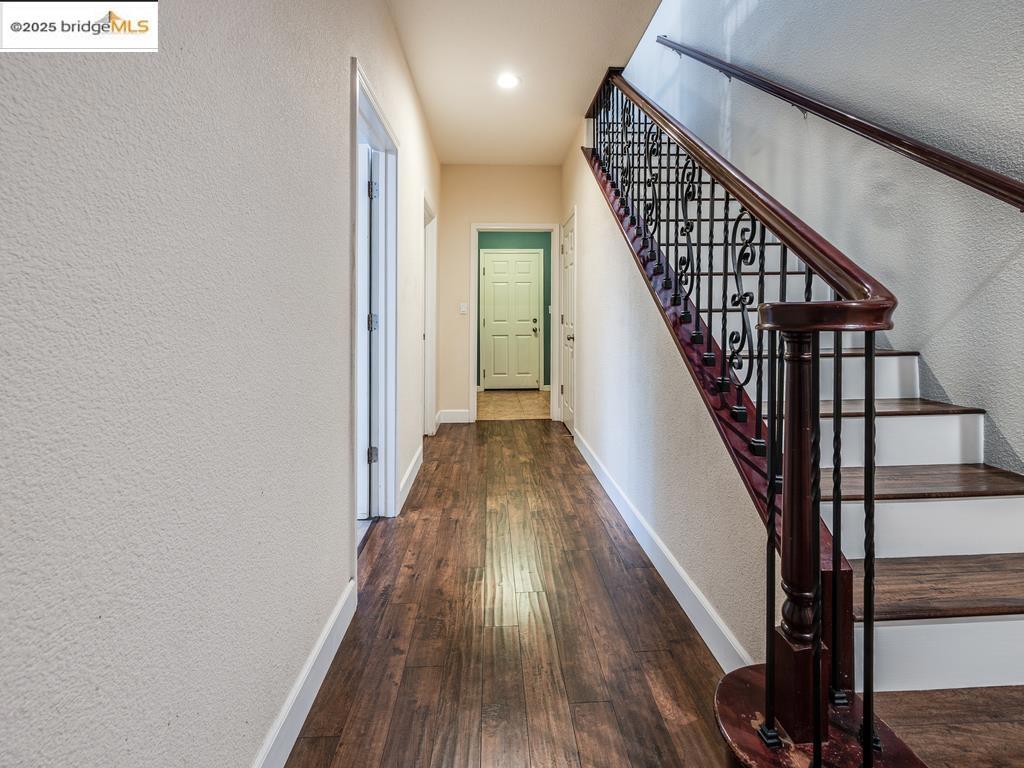 OAKLEY - Residential