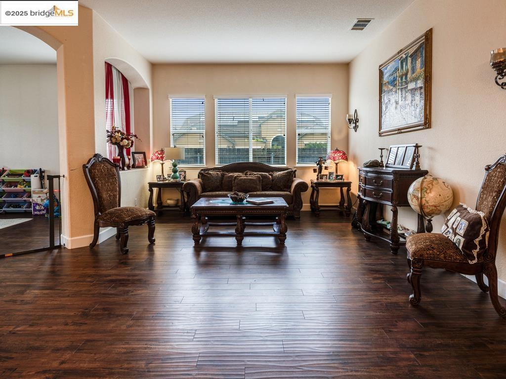 OAKLEY - Residential