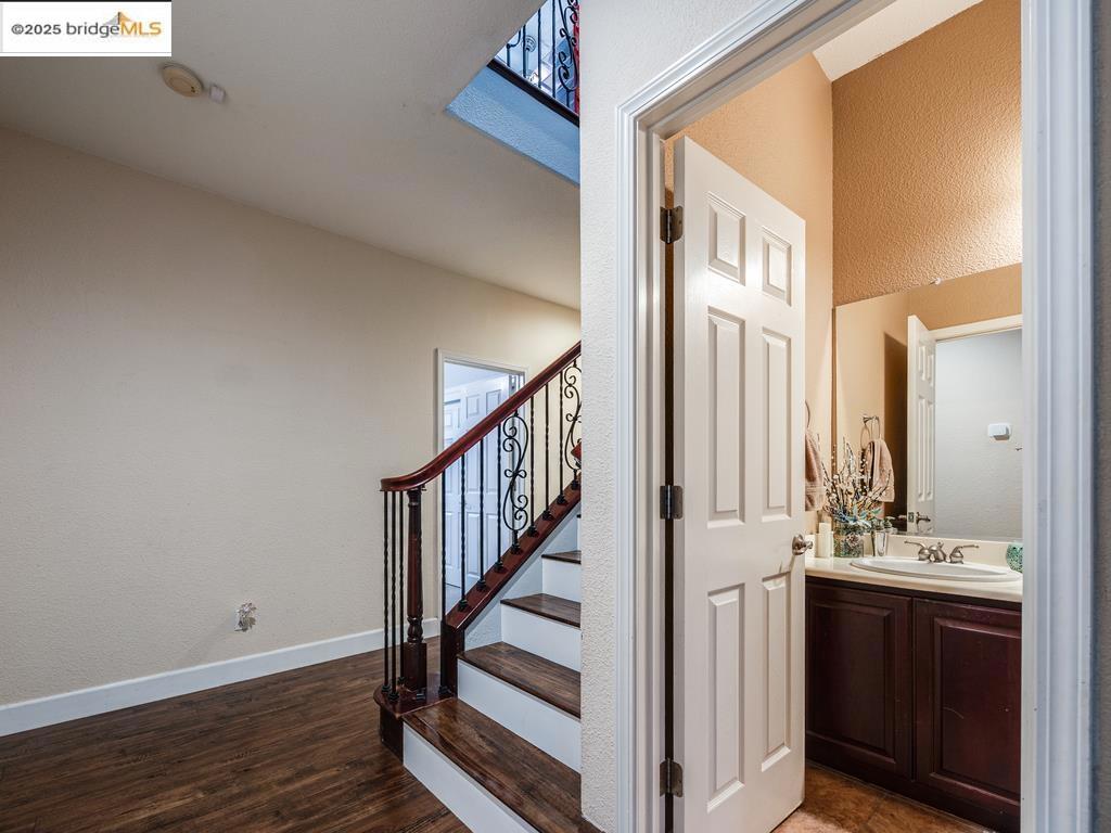 OAKLEY - Residential