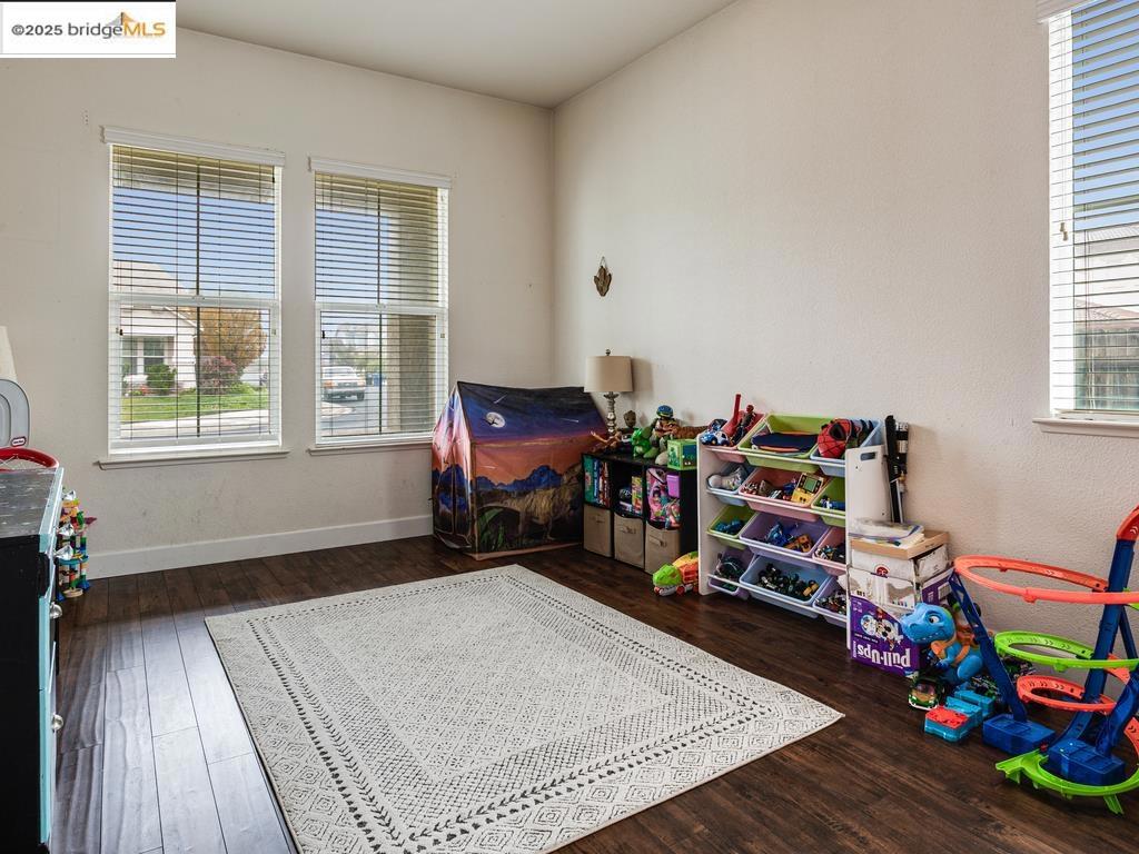 OAKLEY - Residential