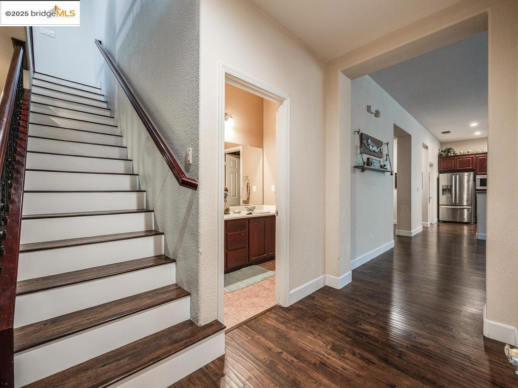 OAKLEY - Residential