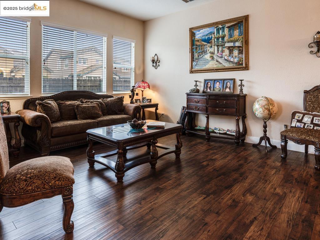 OAKLEY - Residential