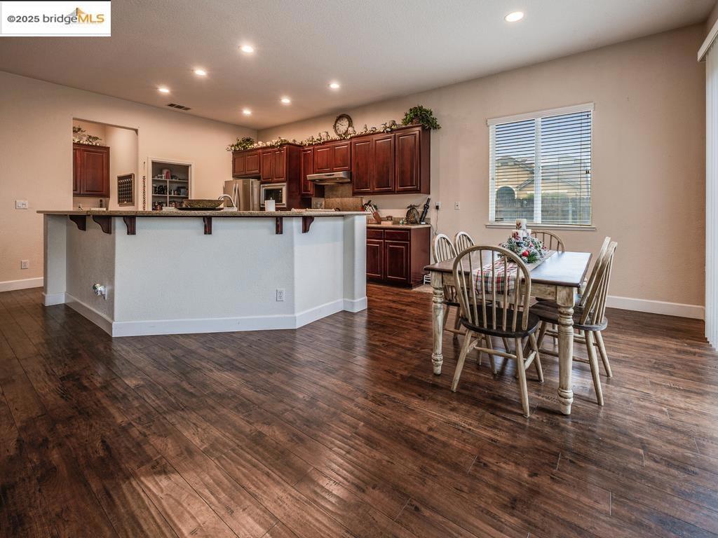 OAKLEY - Residential