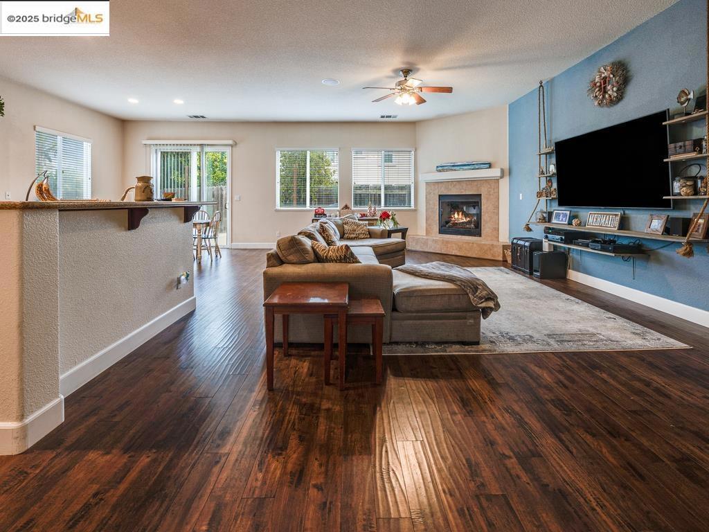 OAKLEY - Residential