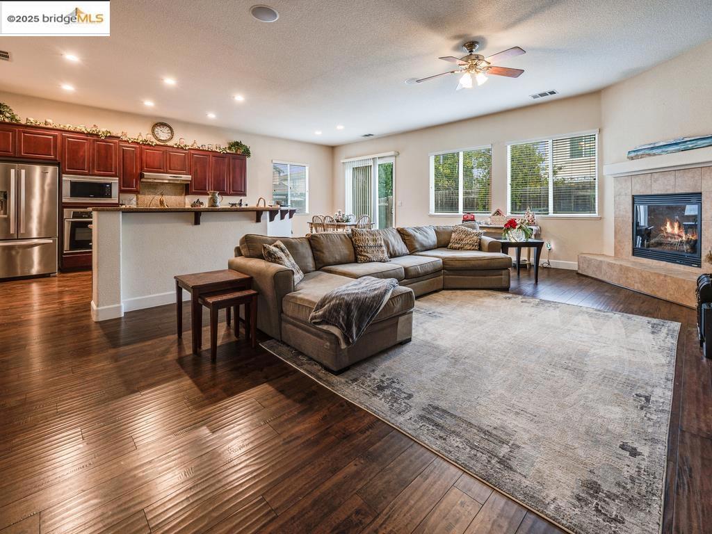 OAKLEY - Residential