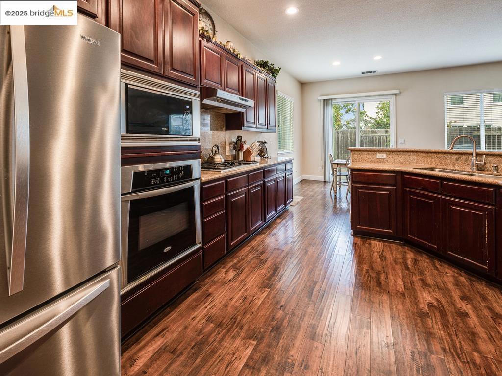 OAKLEY - Residential