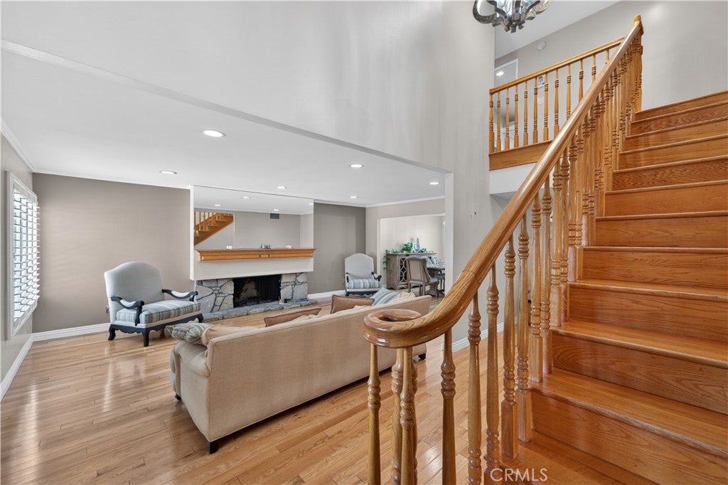 16403 Holmes