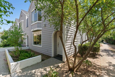 Photo of 595 N Garfield Avenue #7, Pasadena, CA 91101 (MLS # P1-28879)
