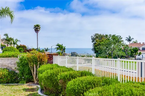 11 High Bluff, Laguna Niguel, CA 92677 - MLS#: PW25247363