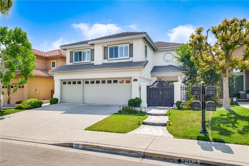 Photo of 11 High Bluff Blf, Laguna Niguel, CA 92677 (MLS # PW25247363)