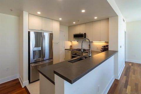 Photo of 300 W Beech ST #1908, San Diego, CA 92101 (MLS # 260013500SD)