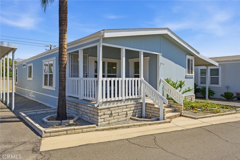 880 N Lake Street 49