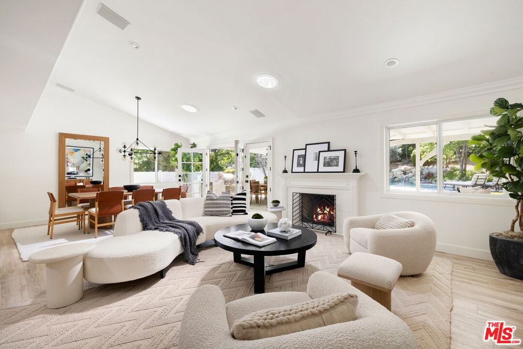 24364 Crestlawn Street