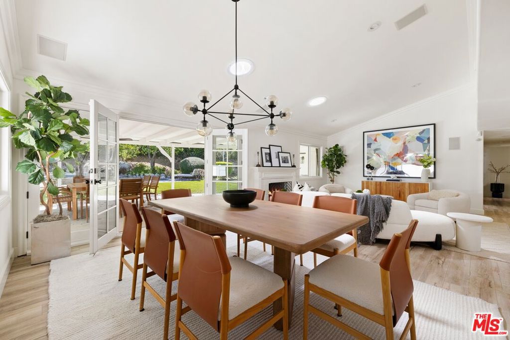 24364 Crestlawn Street