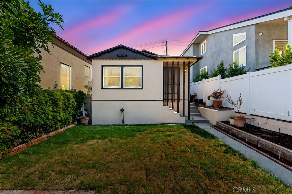 Live the Manhattan Beach dream!!! Nestled in the heart of the coveted Sand Section and just a short 10-minute stroll to the ocean. This 3-bedroom, 1-bathroom beach bungalow sits on a 3,005 sq ft lot and offers 831 sq ft of interior living space, bursting with potential.
Zoned MNRM-D1, this property may offer future development possibilities such as expansion or multi-unit configuration. The location speaks for itself—walking distance to the beach, top-rated schools, parks, and vibrant local shops and restaurants. Whether you're looking to renovate, rebuild, or invest, this is your opportunity to own in one of the most sought-after coastal communities in Southern California.