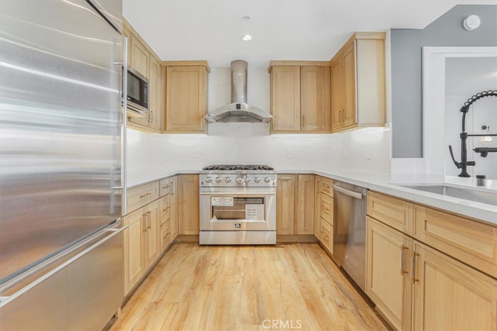 3131 Michelson 1402