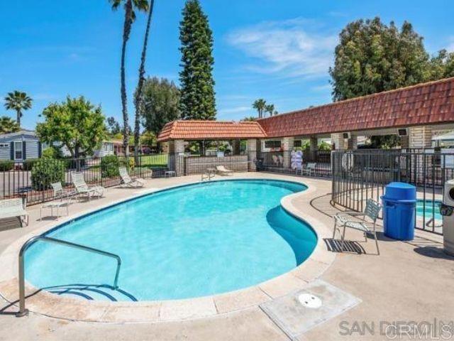 2250 N Broadway SPC 50
