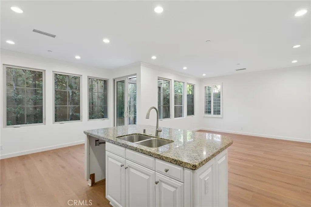 Irvine, California 92618, United States, 3 Bedrooms Bedrooms, ,3 BathroomsBathrooms,Residential,Active,156714