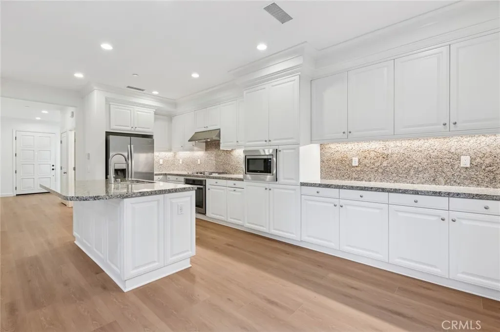 Irvine, California 92618, United States, 3 Bedrooms Bedrooms, ,3 BathroomsBathrooms,Residential,Active,156714