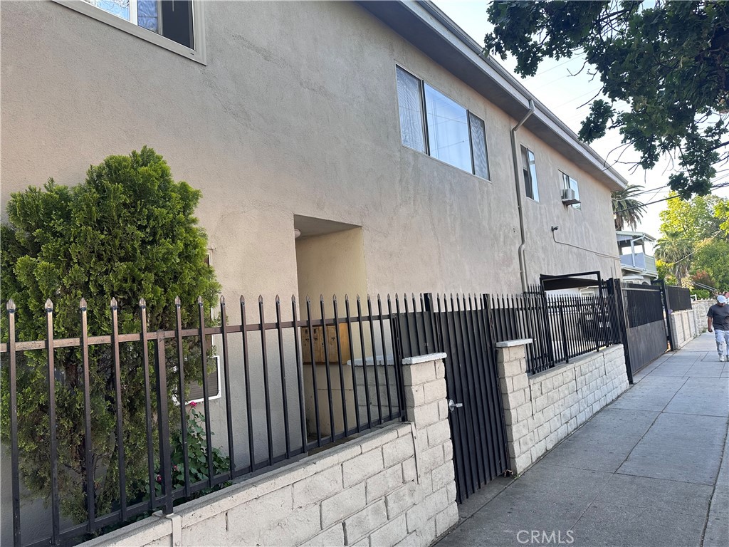 14703 Victory Boulevard