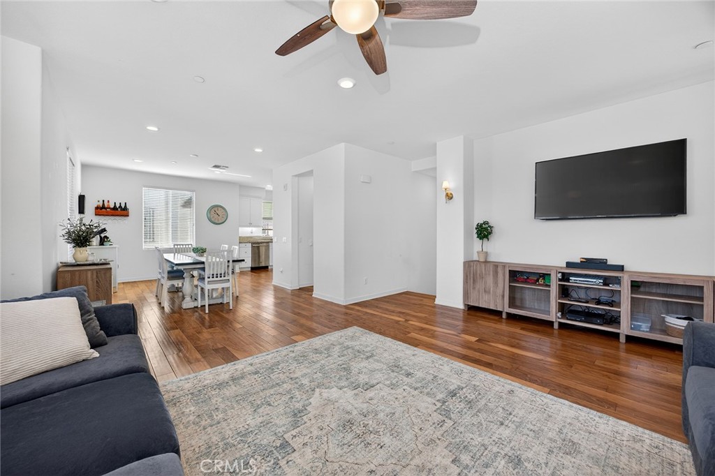 1617 E Lincoln