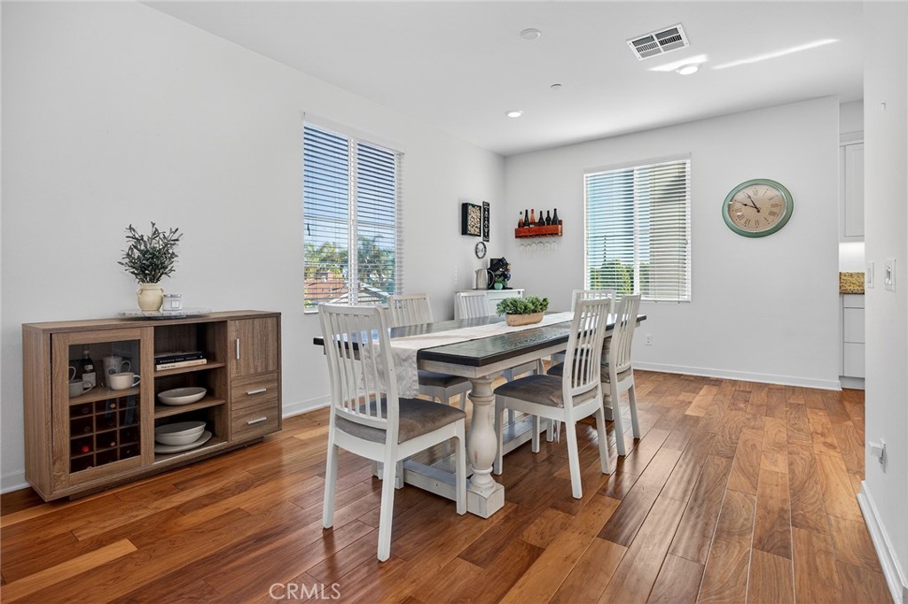 1617 E Lincoln