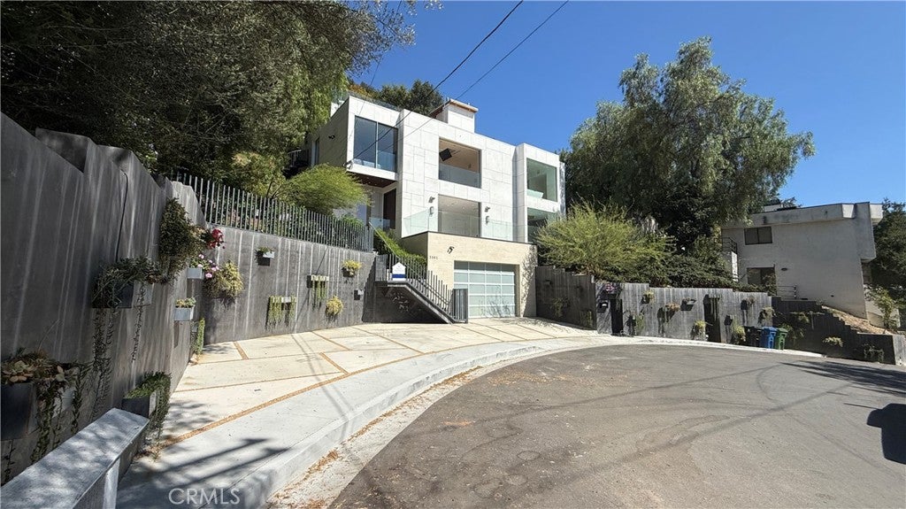 3901 Avenida Del Sol