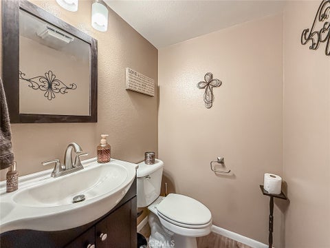 Tiny photo for 7507 Carmenita Lane, West Hills, CA 91304 (MLS # SR26138513)