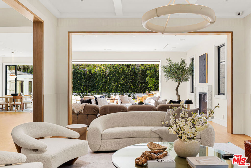 415 N Cliffwood Avenue