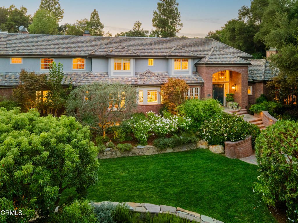 Photo of 4257 Chula Senda Lane, La Canada Flintridge, CA 91011 (MLS # P1-24400)