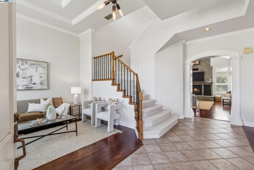 3879 Blackstone Ct