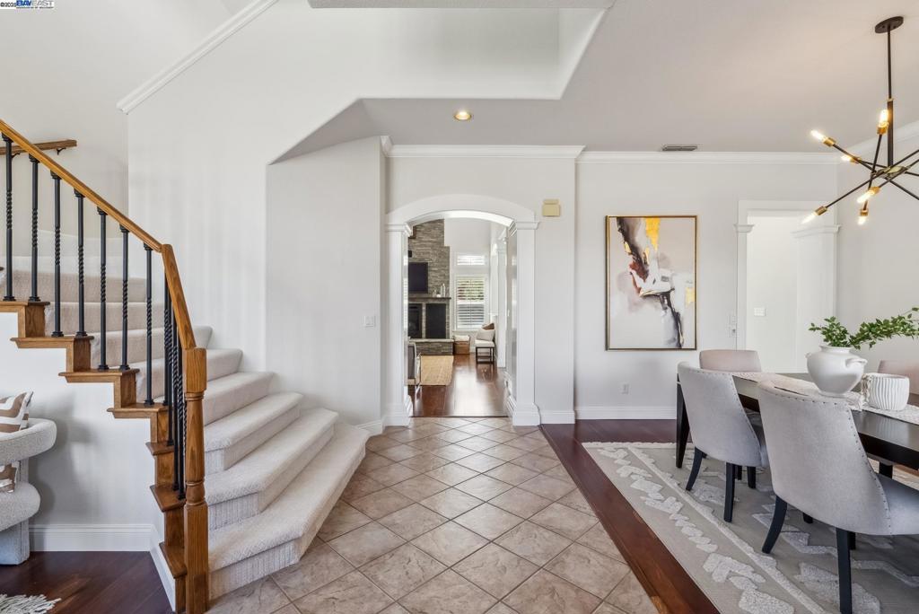 3879 Blackstone Ct