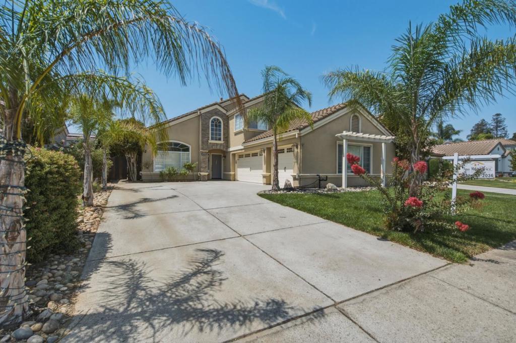 16935 Pine Way