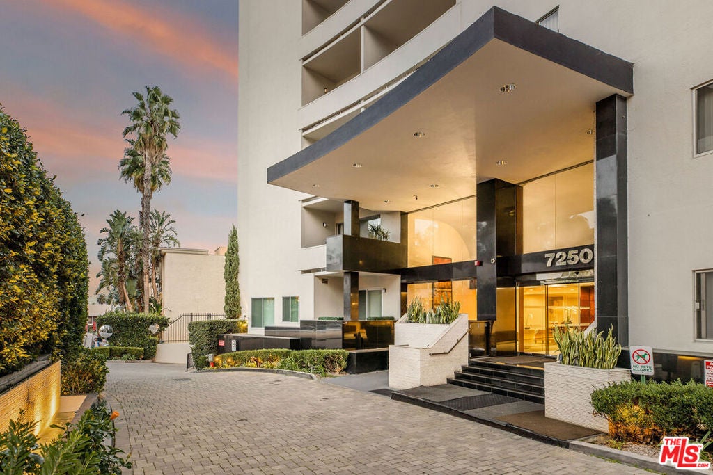 7250 Franklin Avenue 1204, Los Angeles CA 90046
