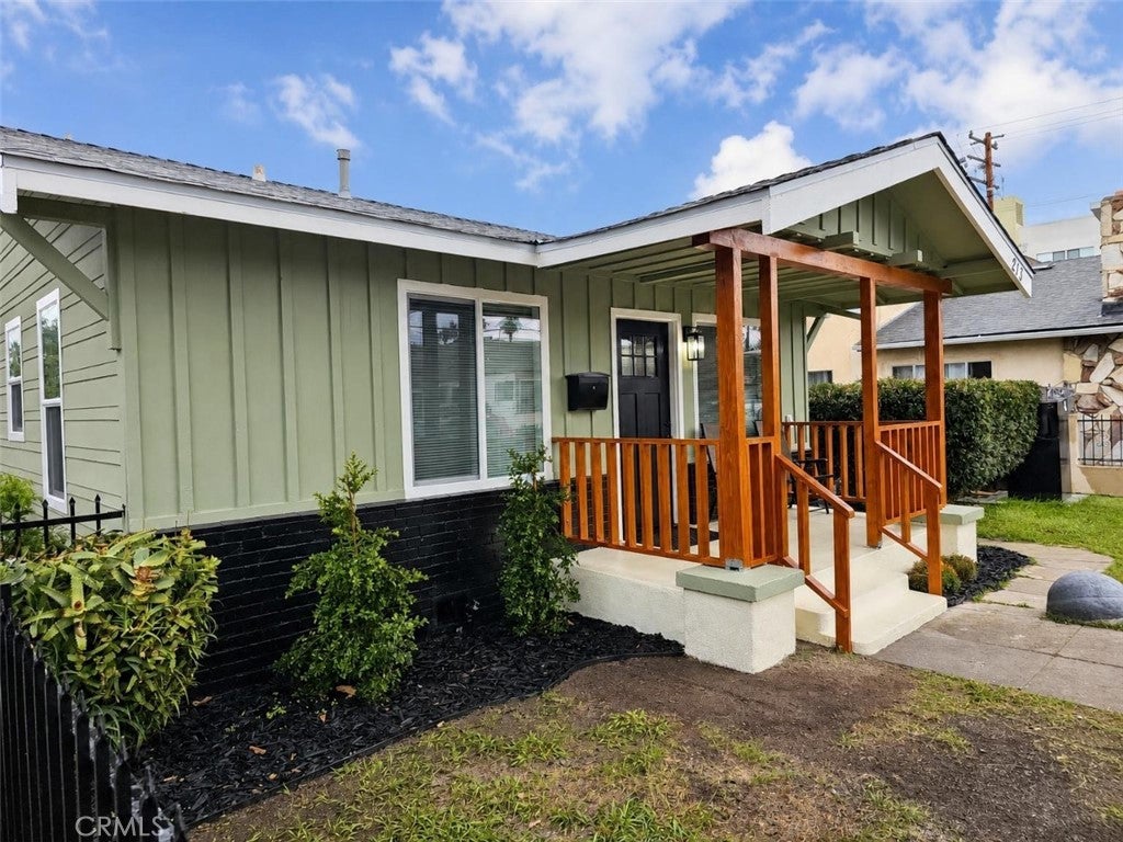 213 E Eagle