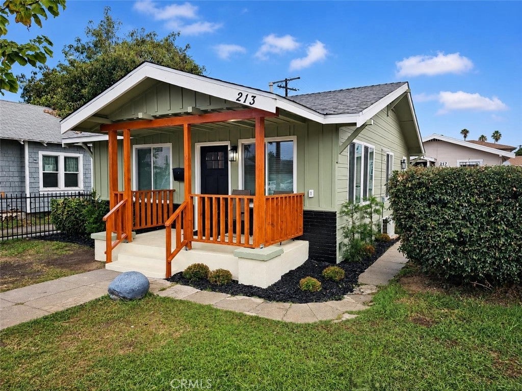 213 E Eagle