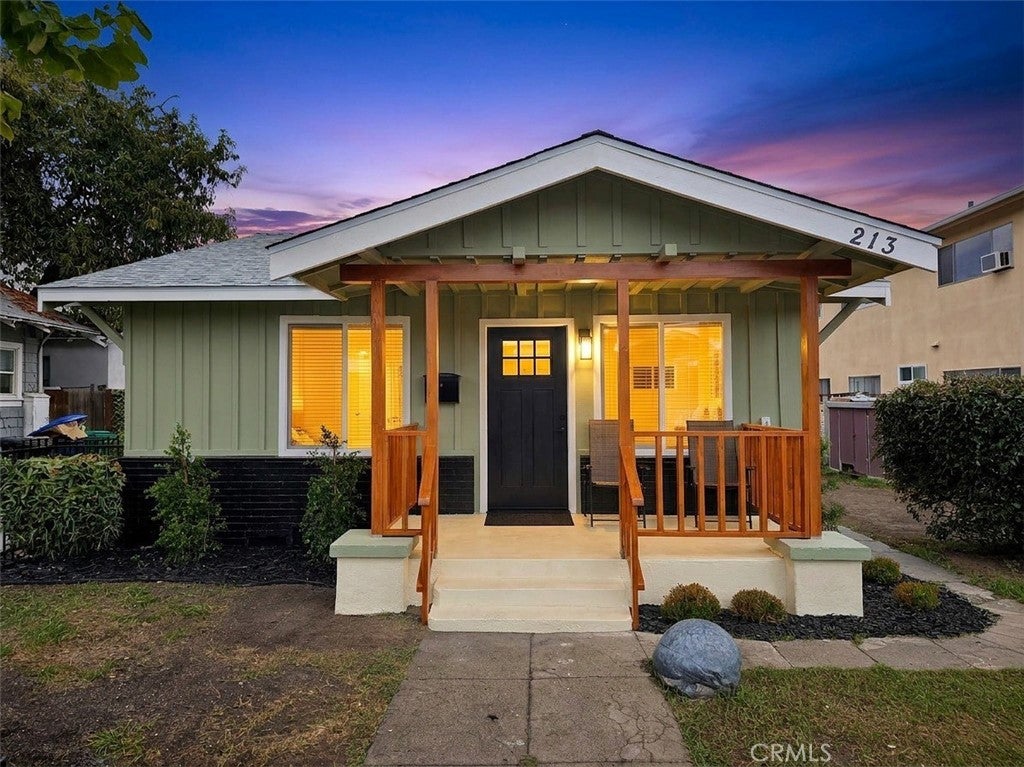 213 E Eagle