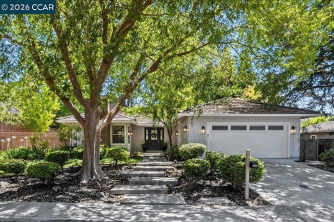 Photo of 461 Saint Regis Drive DR, Danville, CA 94526 (MLS # 41143946)