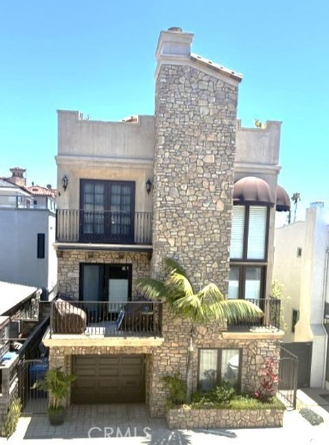 Photo of 42 56th PL PL, Long Beach, CA 90803 (MLS # PW26136048)