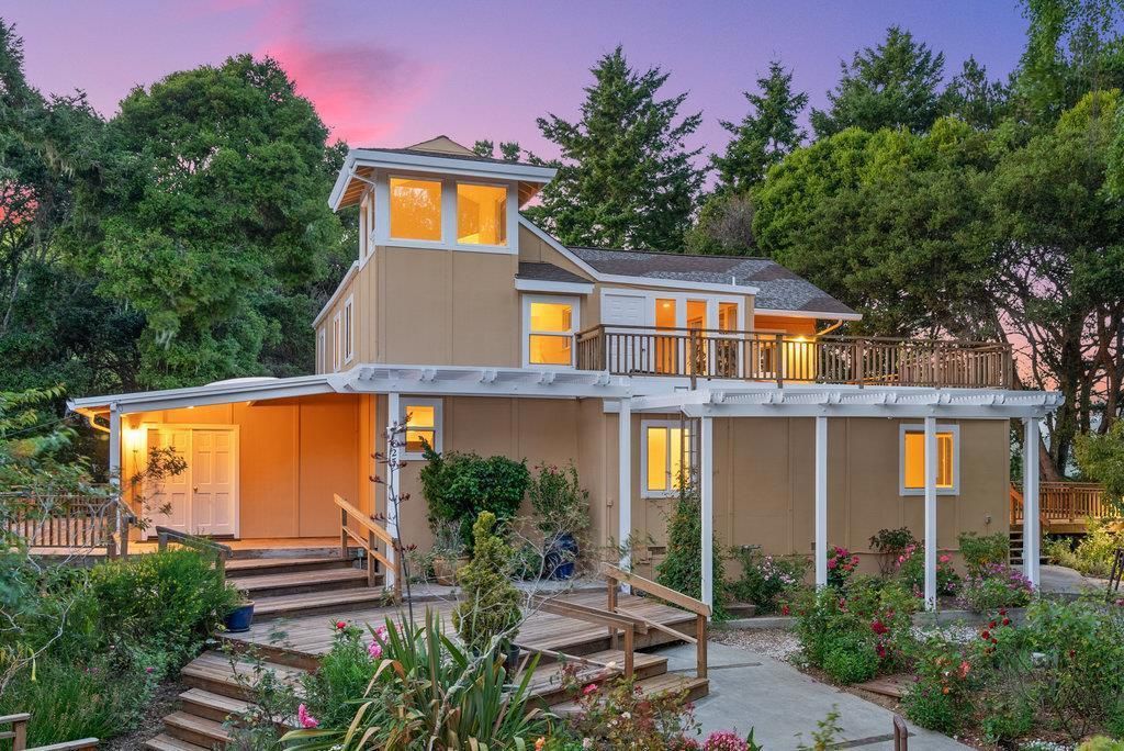 Photo of 825 Skyward Drive, Aptos, CA 95003 (MLS # ML82025458)