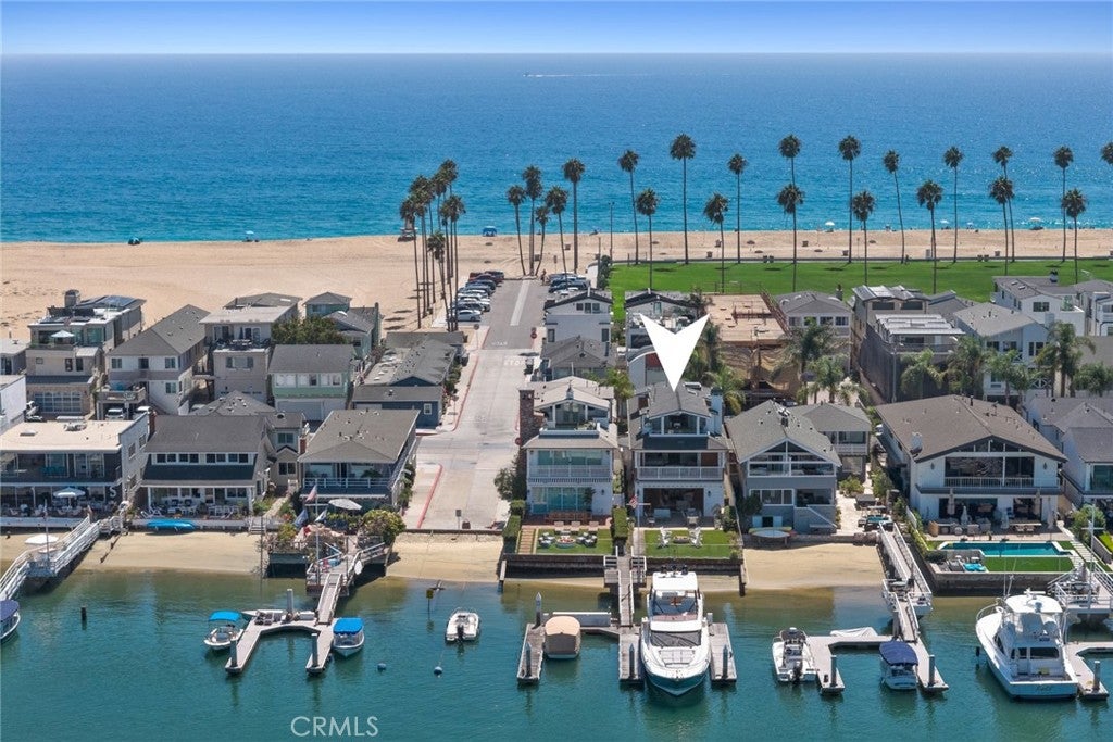 928 E Balboa Boulevard