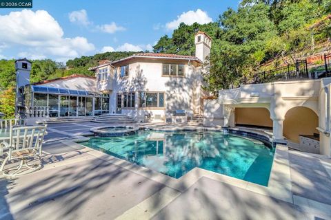 Photo of 74 Yarrow Valley Ln, Orinda, CA 94563 (MLS # 41134225)