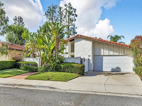 Photo of 23109 Park Contessa, Calabasas, CA 91302 (MLS # SR25233693)