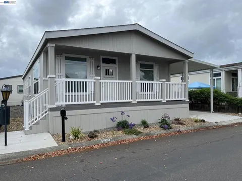 1422 Salamanca Ave, Hayward, CA 94544 - MLS#: 41129275